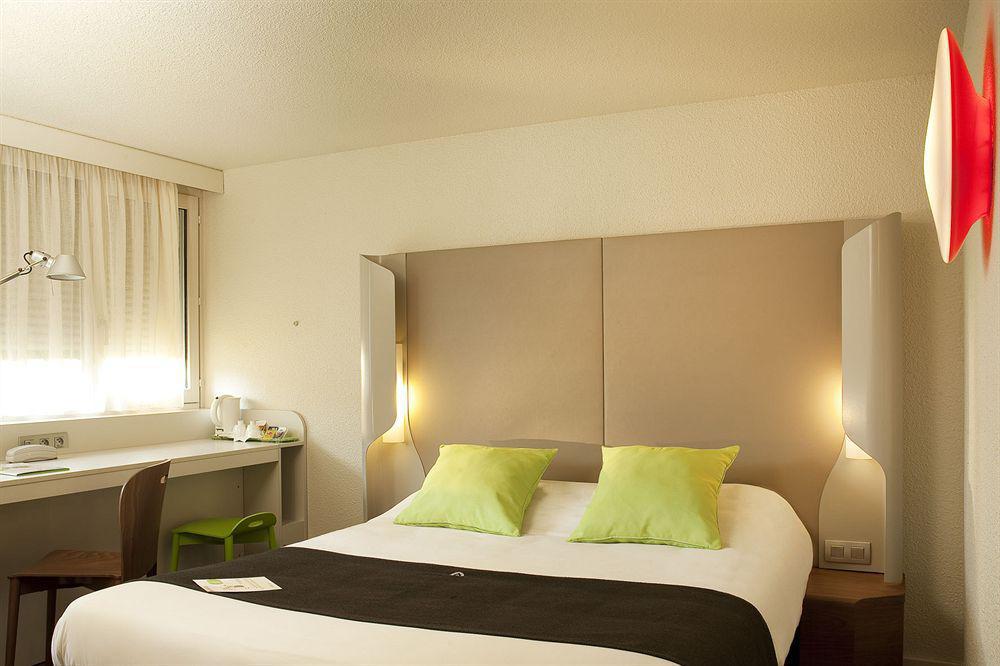 Campanile Les Ulis - Courtaboeuf Hotell Exteriör bild